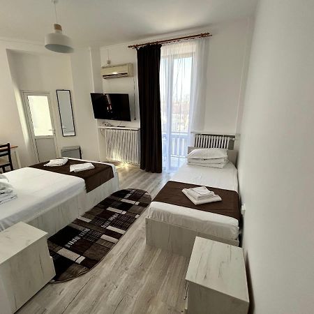 Hotel Continental City Center ยาช ภายนอก รูปภาพ