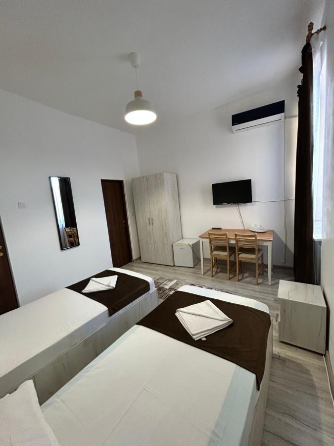 Hotel Continental City Center ยาช ภายนอก รูปภาพ